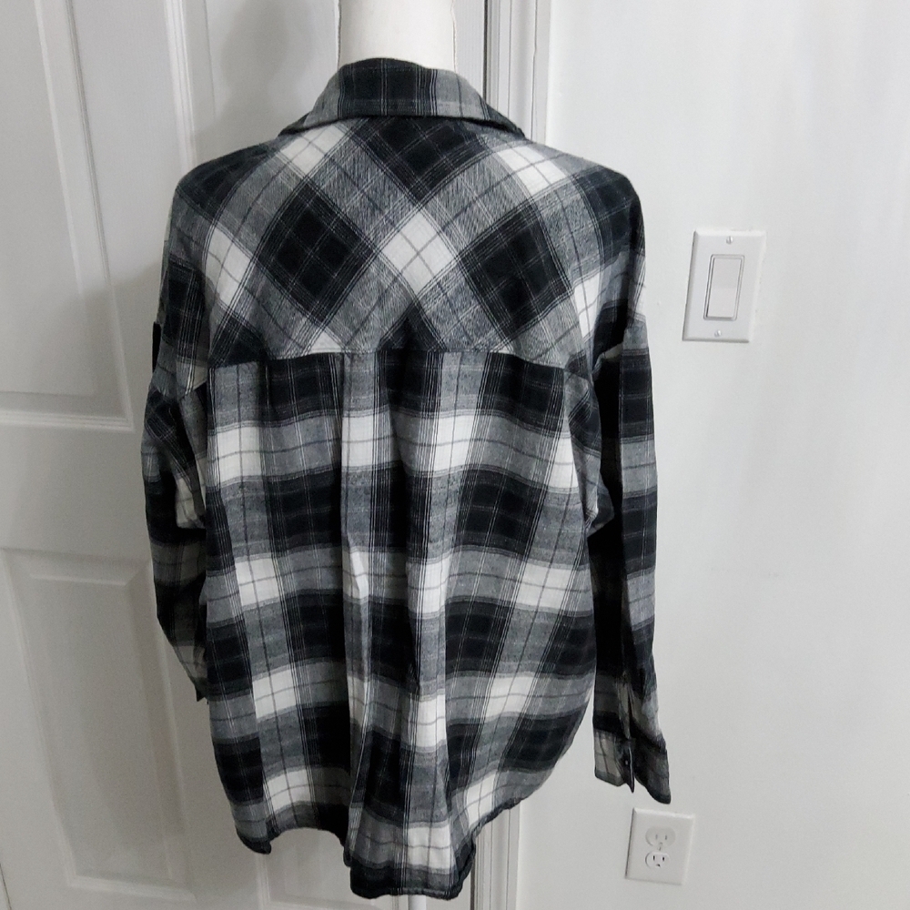 Divided Plaid Button Down Shirt - Picture 6 of 9